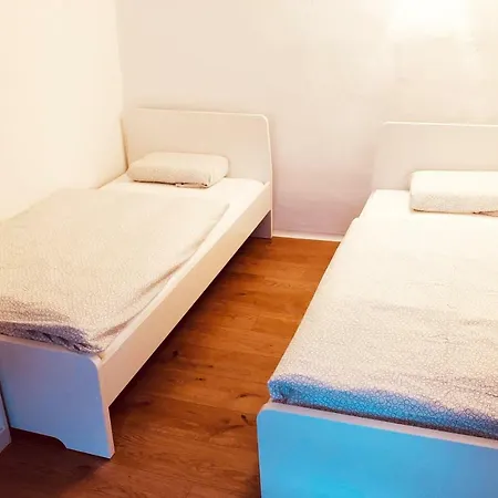 Gemutliches Einfamilienhaus Mit Gartennutzung In Hébergement de vacances