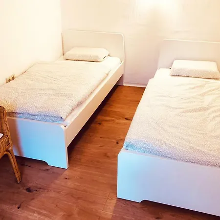 Gemutliches Einfamilienhaus Mit Gartennutzung In * Troisdorf